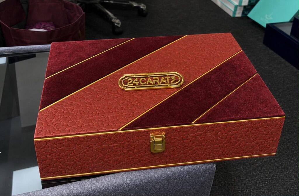 New star Paper Box 24 Carats